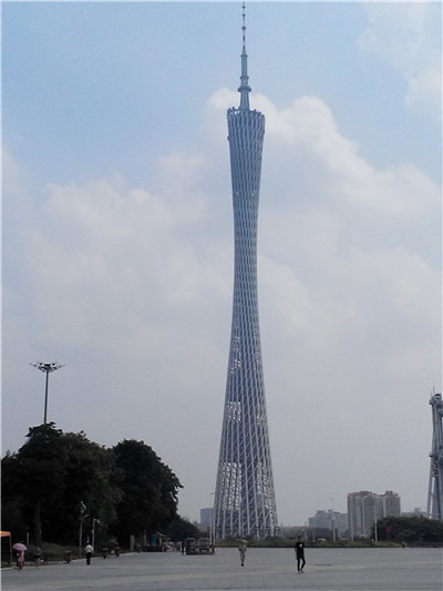 探索深圳宝安中心区的发展和多元化文化